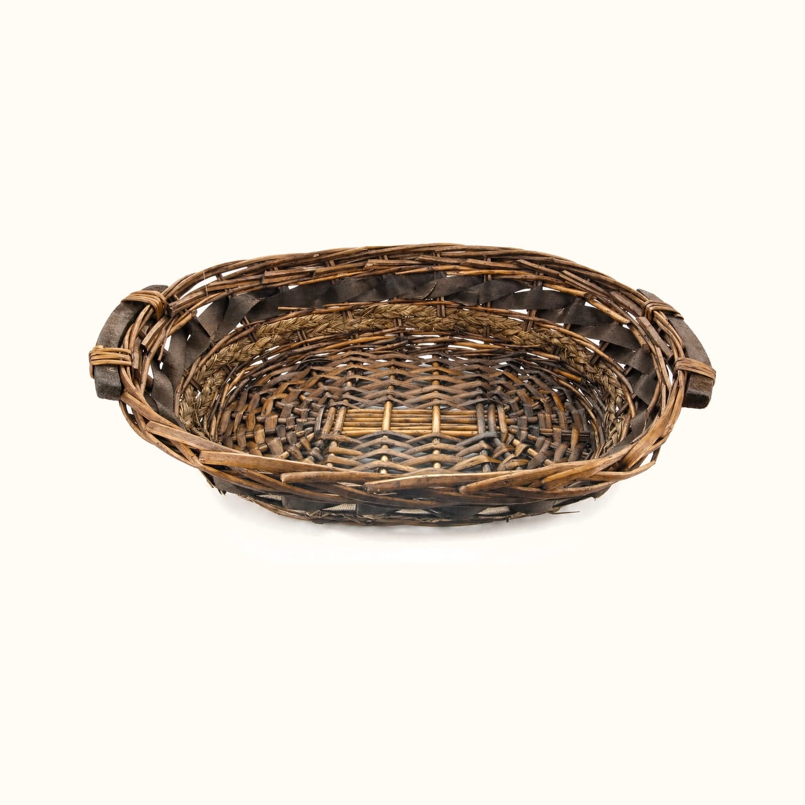 Cesto in legno marrone